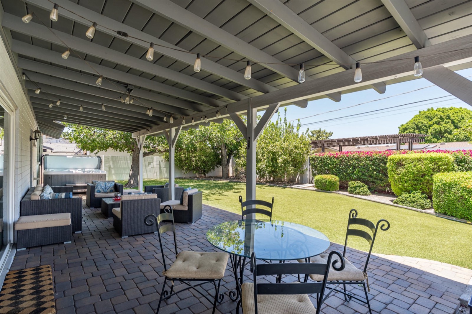 3252 E Glenrosa, photo 9 of 9